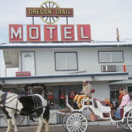 Oregon Trail Motel And Restaurant Baker City Ngoại thất bức ảnh