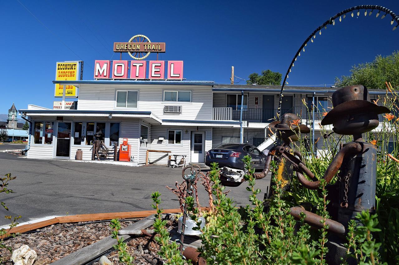Oregon Trail Motel And Restaurant Baker City Ngoại thất bức ảnh